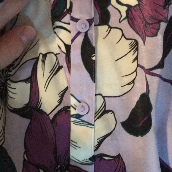 Floral button down 💐👵🏻 - Picture 4 of 4